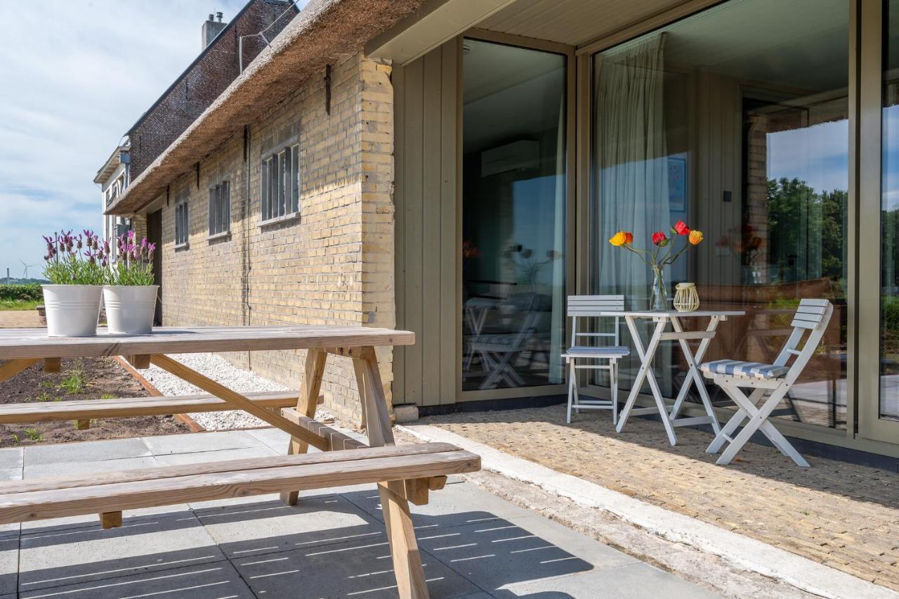 Appartement De Dageraad In Monumentale Boerderij Kimswerd Extérieur photo